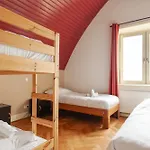 Villa 10p 4b With Pool And Sauna In