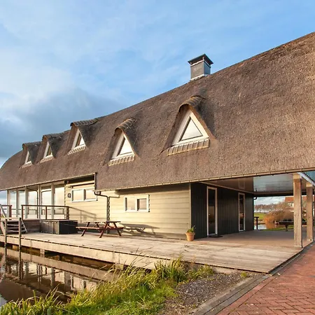 Luxe With Pool And Sauna In Villa *