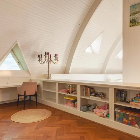 Villa Luxe With Pool And Sauna In