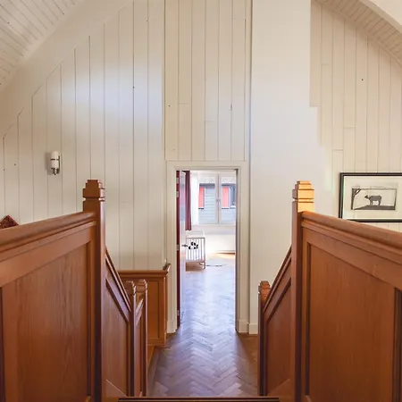 Luxe With Pool And Sauna In Villa *