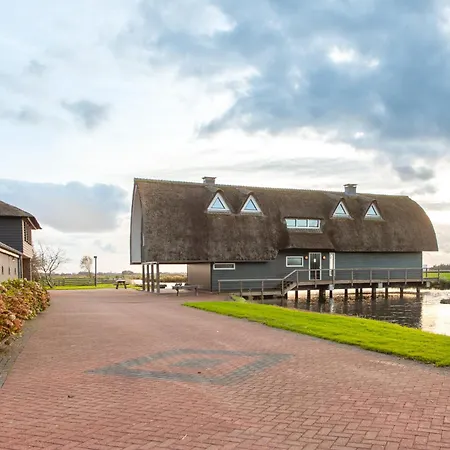 Luxe With Pool And Sauna In Villa