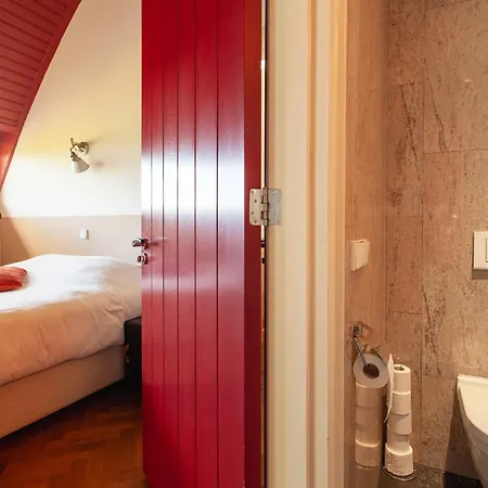 Luxe With Pool And Sauna In *