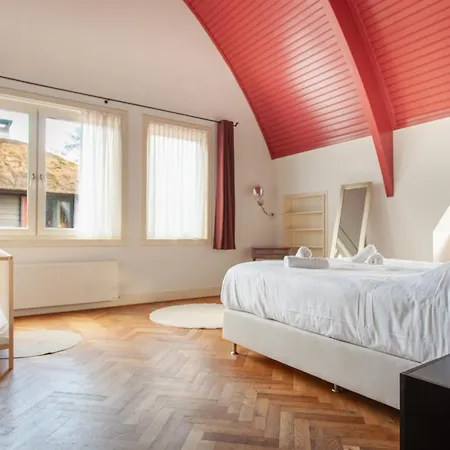 Vila 10p 4b With Pool And Sauna In *