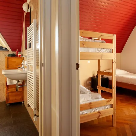 10p 4b With Pool And Sauna In Vila